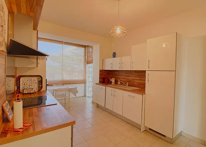 Appartement Centre Les Pins Ajaccio (Corsica)